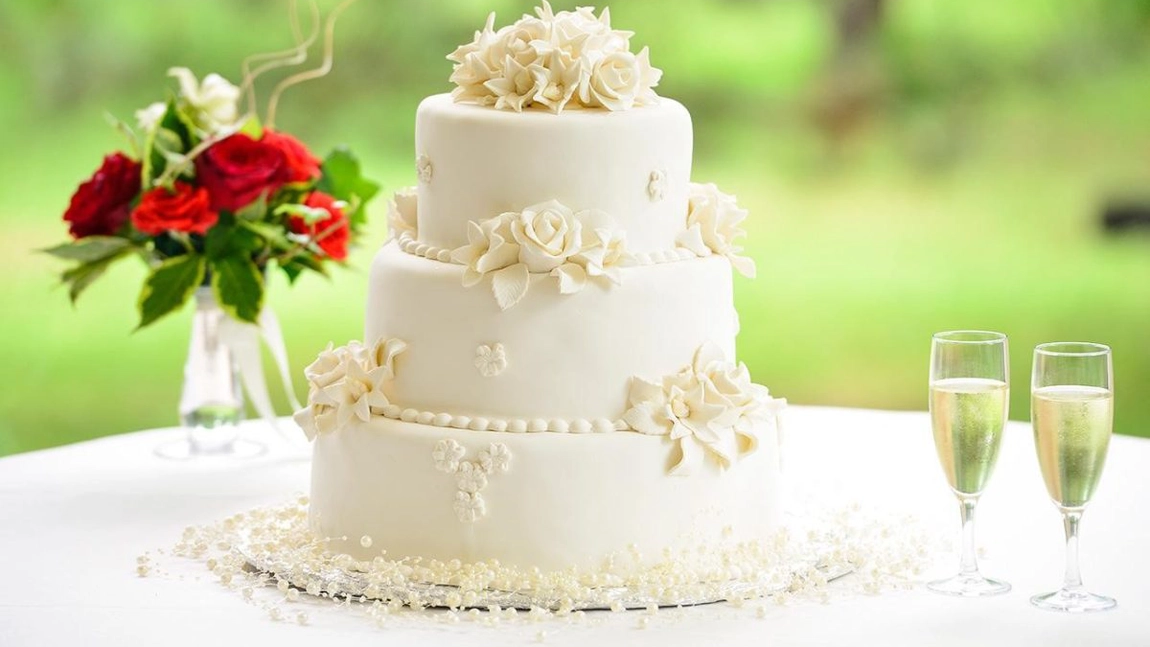 Ce tort este potrivit pentru o cununie civilă? Iată tot ce trebuie să știi pentru un eveniment memorabil!