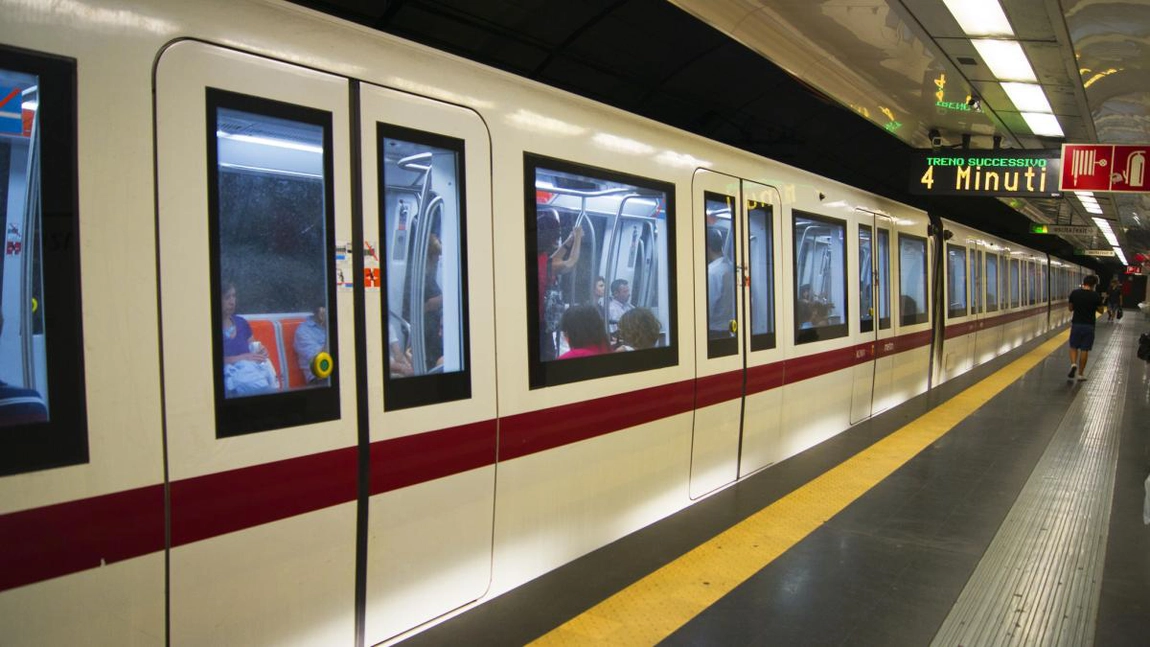 Bătrân împins în fața trenului în Elveția: Poliția caută agresorul