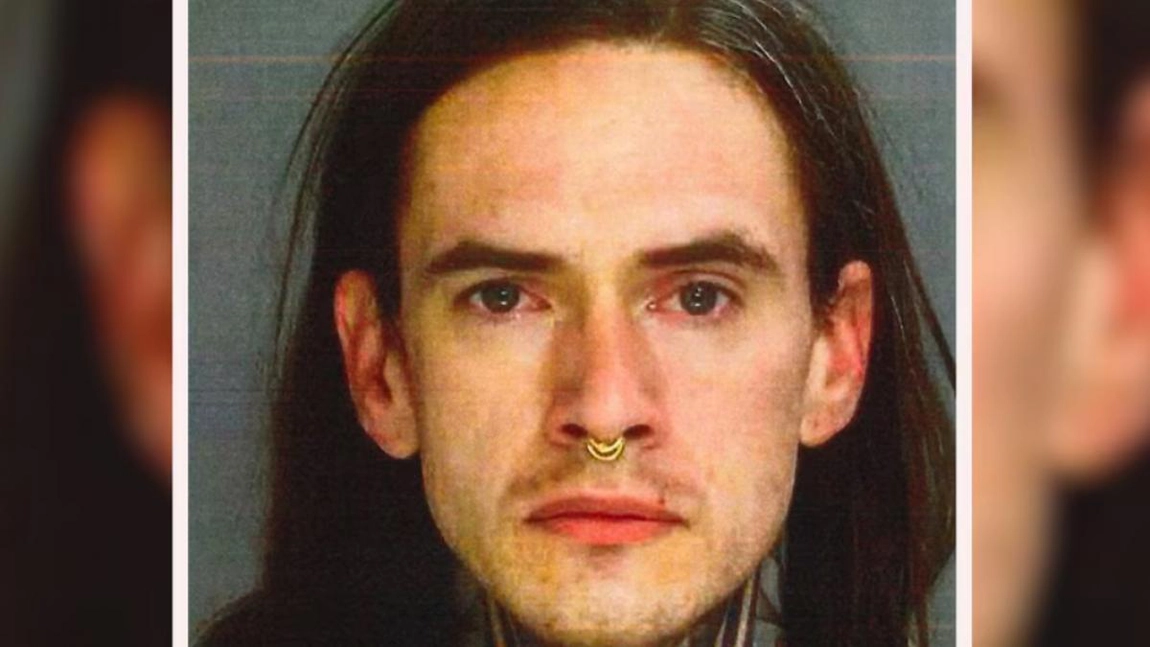 Descoperire macabră! Cimitir istoric profanat, 100 de schelete găsite la un bărbat acasă