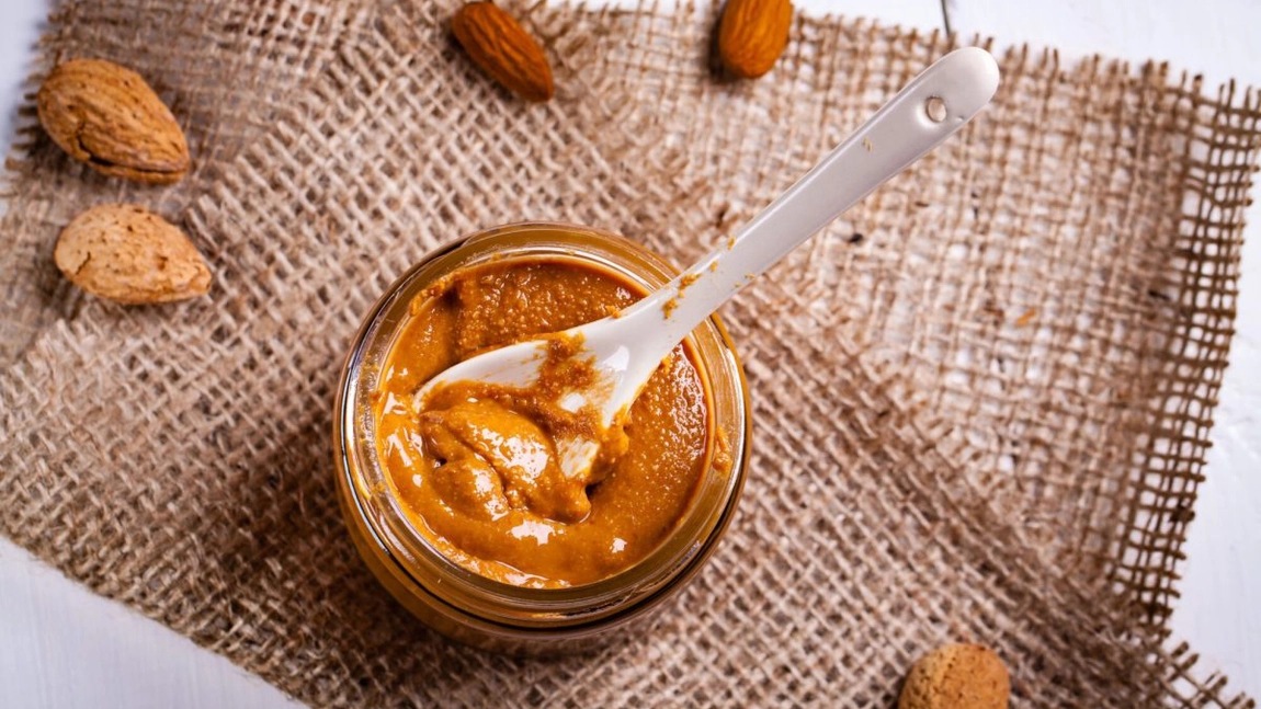 Unt de migdale – Rețetă simplă și delicioasă, cu o mulțime de beneficii