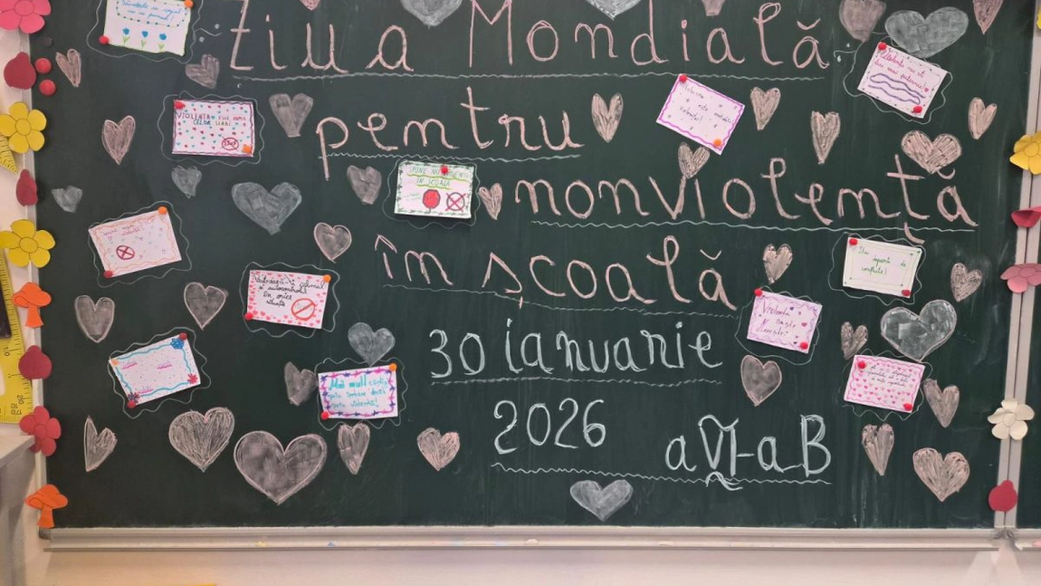 Ziua Internațională a Nonviolenței în Școală: Poliția și voluntarii au educat peste 300 de elevi din Iași
