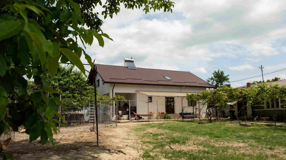 Un început de an cu bucurie pentru o familie cu zece copii din județul Neamț