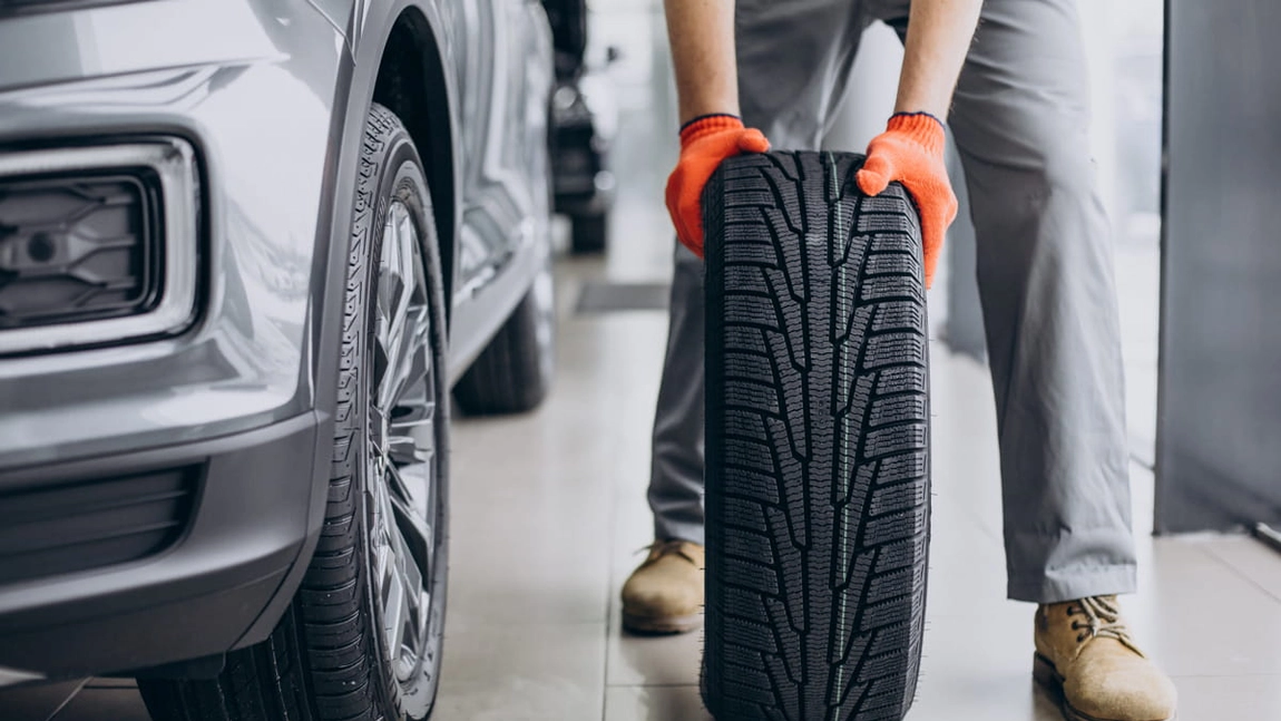 Anvelope late vs. înguste – care sunt mai bune și în ce situații