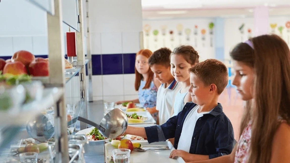 Programul „Masă sănătoasă” 2026 în Iași: Alocația crește de la 15,5 lei la 16,5 lei pentru 24.244 de elevi