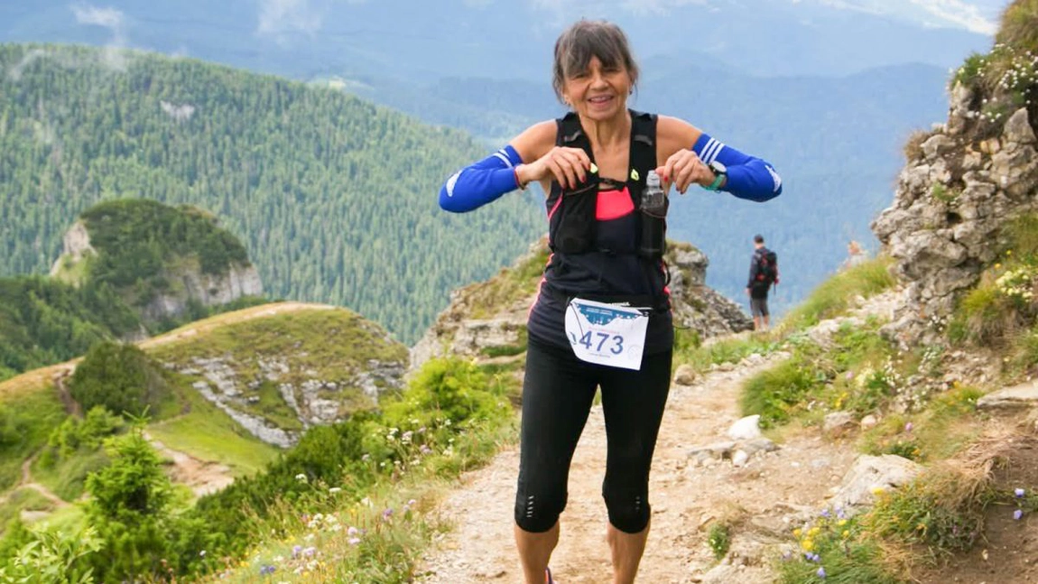 O femeie în vârstă de 70 de ani, fostă inginer, a devenit campioană la atletism. Rica Grigoraș deține recordul la cursa de 1.500 de metri