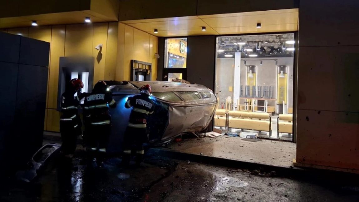 Accident teribil la mall! Șoferul, arestat preventiv pentru conducere fără permis