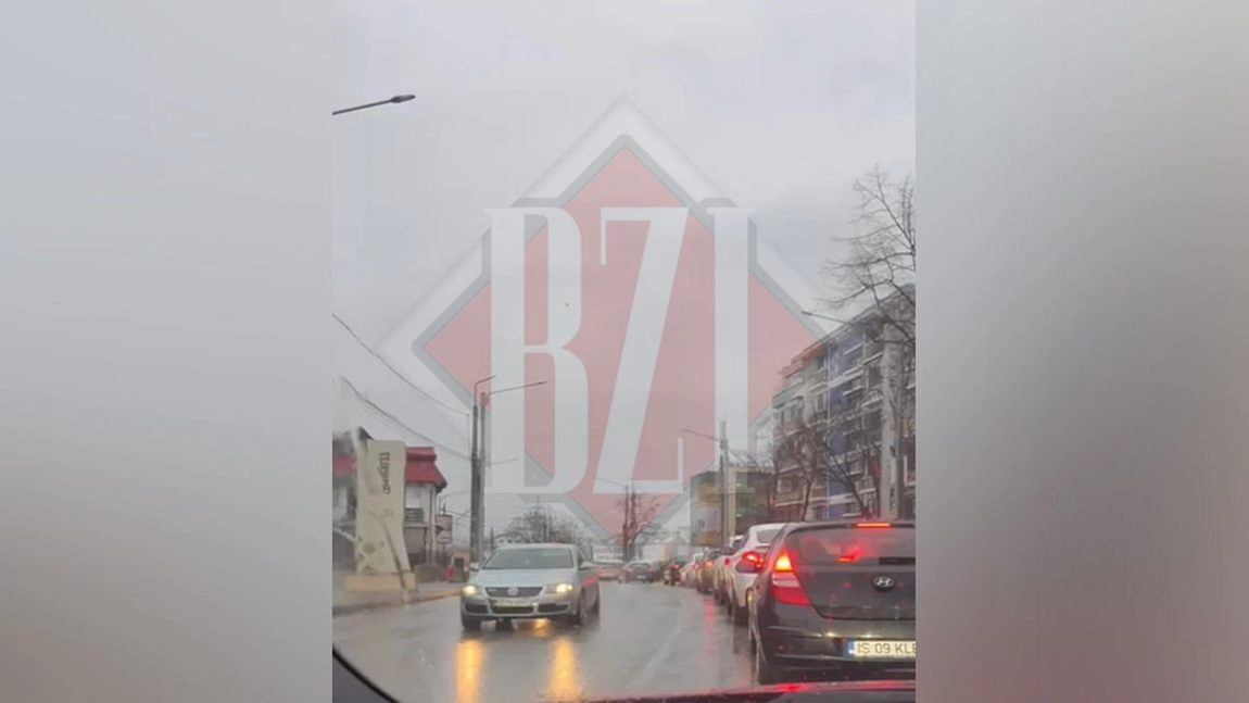 Aglomerație interminabilă în Bucium. Șoferii pierd zeci de minute în trafic - VIDEO