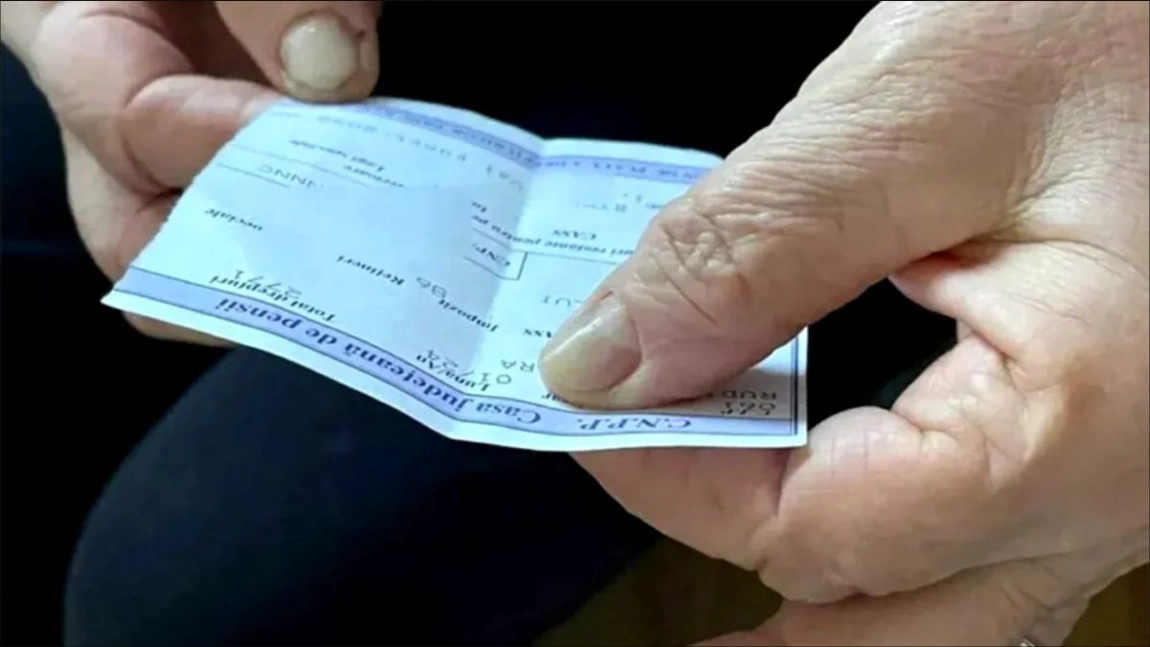 Pensiile din luna mai 2026! Când intră banii și cine primește ajutoare suplimentare