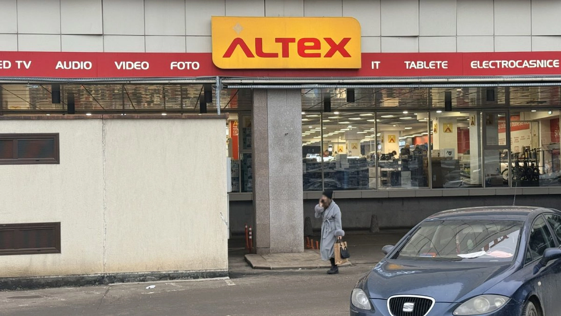 Un client din Iași încearcă, de mai bine de un an, să repare un televizor achiziționat de la Altex, care s-a defectat de trei ori. Constantin Sorin Dima: „Cred că încearcă să înșele clienții”