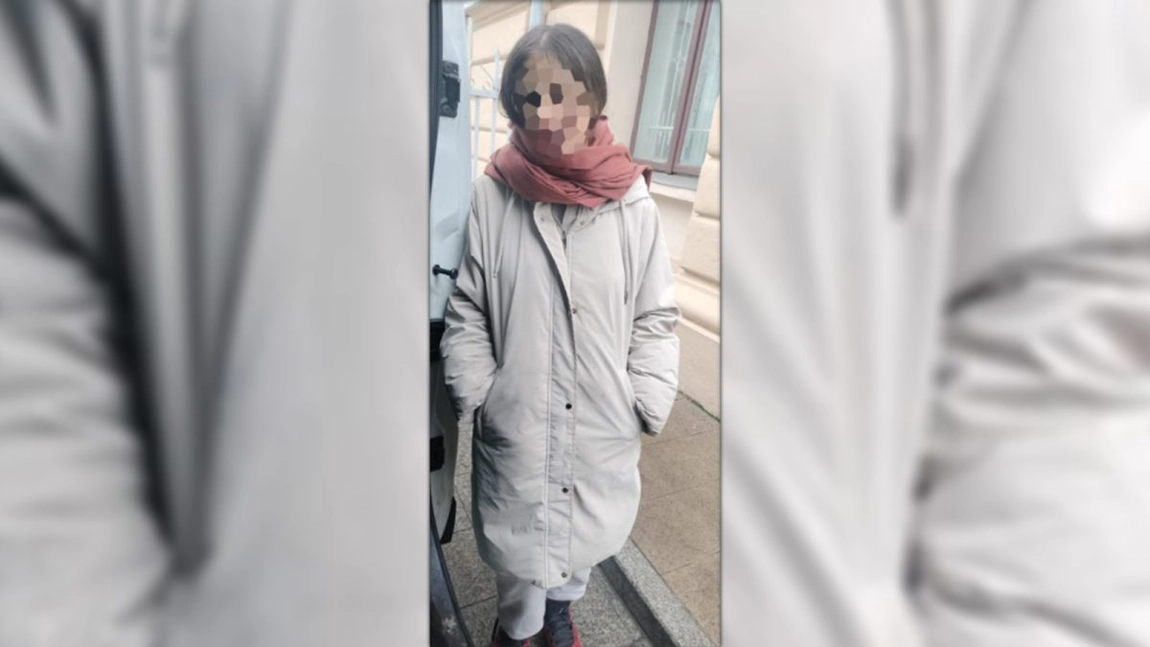 Minoră de 14 ani, depistată la cerșit în Iași, împreună cu copilul ei de 1 an. În cauză este cercetată și infracțiunea de act sexual cu un minor