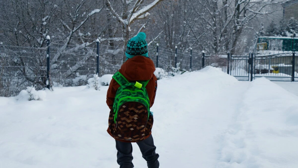 Școli închise din cauza vremii în patru județe