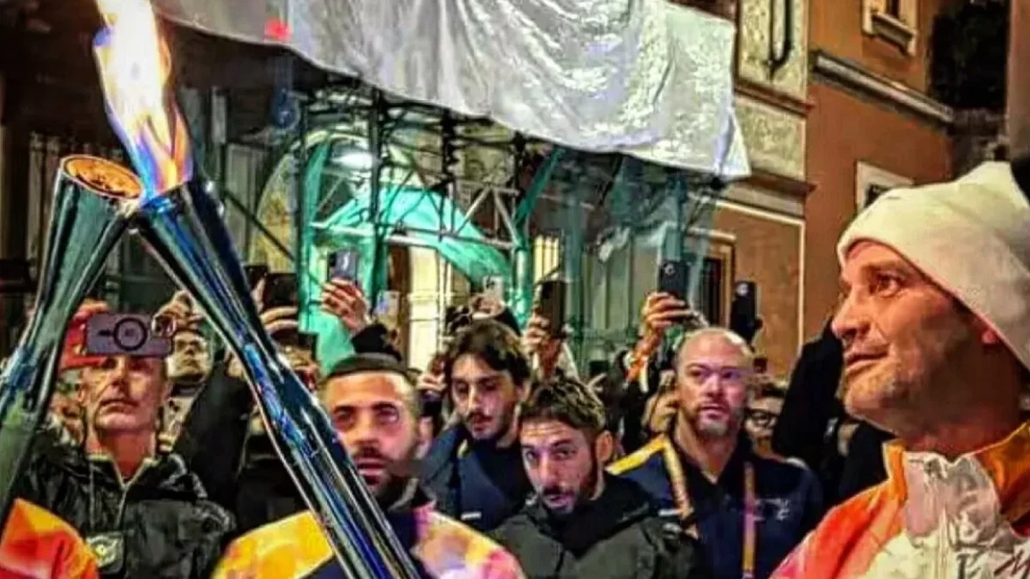 Moment special pentru Cristian Chivu. Poartă torța olimpică pentru Milano Cortina