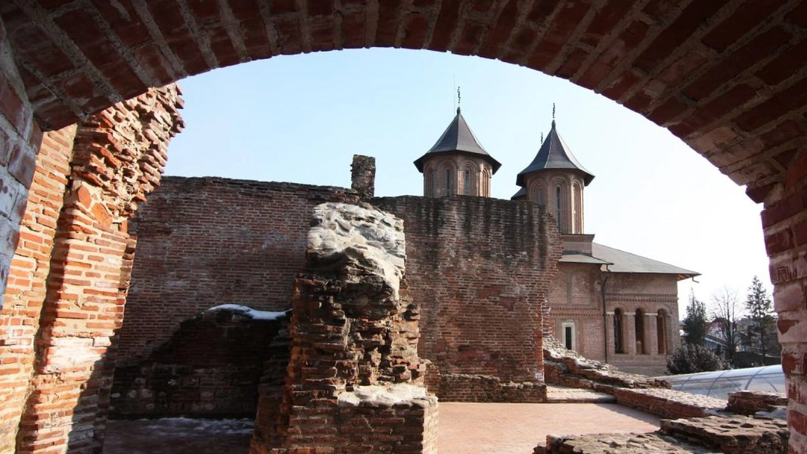 Curtea Domnească din Târgoviște – Un obiectiv turistic impresionant, ce merită văzut măcar o singură dată în viață!