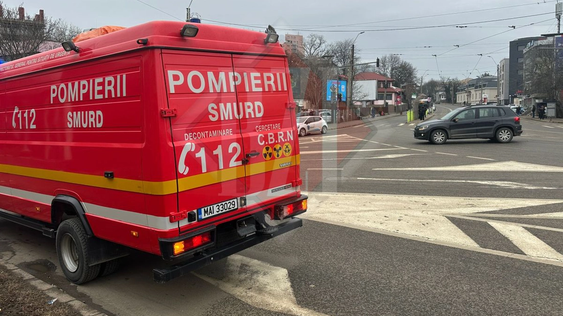 Alertă într-un bloc din Iași, după o deratizare. O vecină a sunat la 112 din cauza mirosului - VIDEO