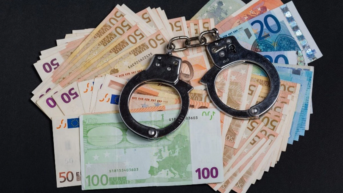 Doi bărbați au prejudiciat statul cu peste 35 de milioane de lei, însă contestă măsurile preventive. Unul dintre ei s-a sustras de la urmărirea penală „din motive medicale”