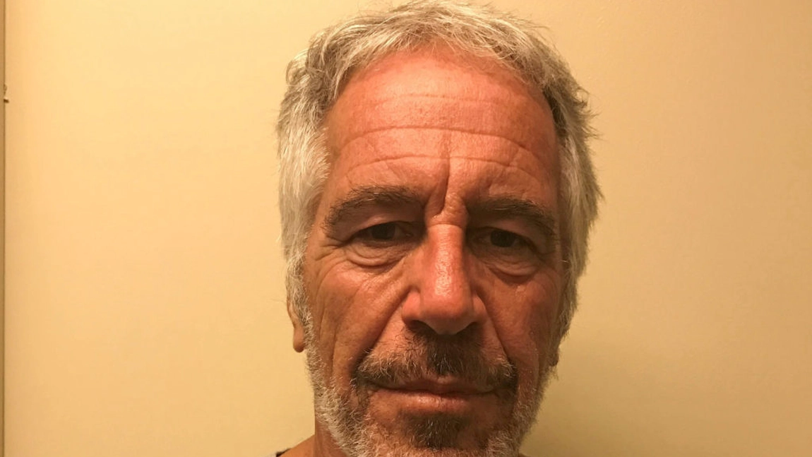Jeffrey Epstein ar fi ordonat „îngroparea a două fete străine”, strangulate mortal