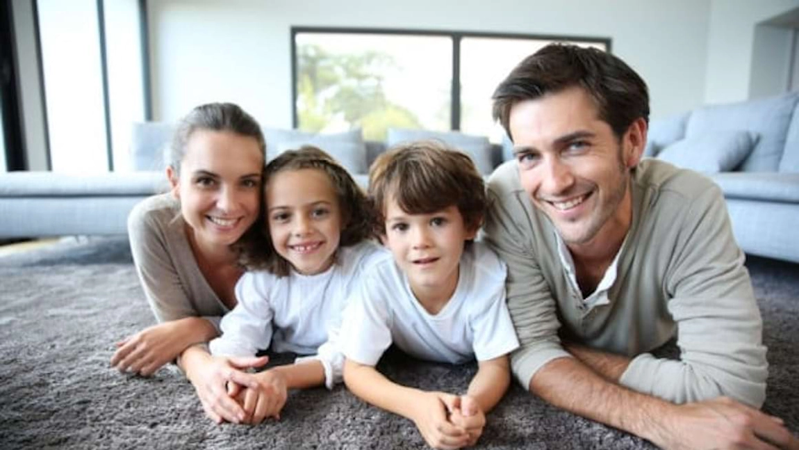 Părinții cu minim doi copii ar putea fi scutiți de la plata impozitului pe venit. Proiectul de lege este în Camera Deputaților