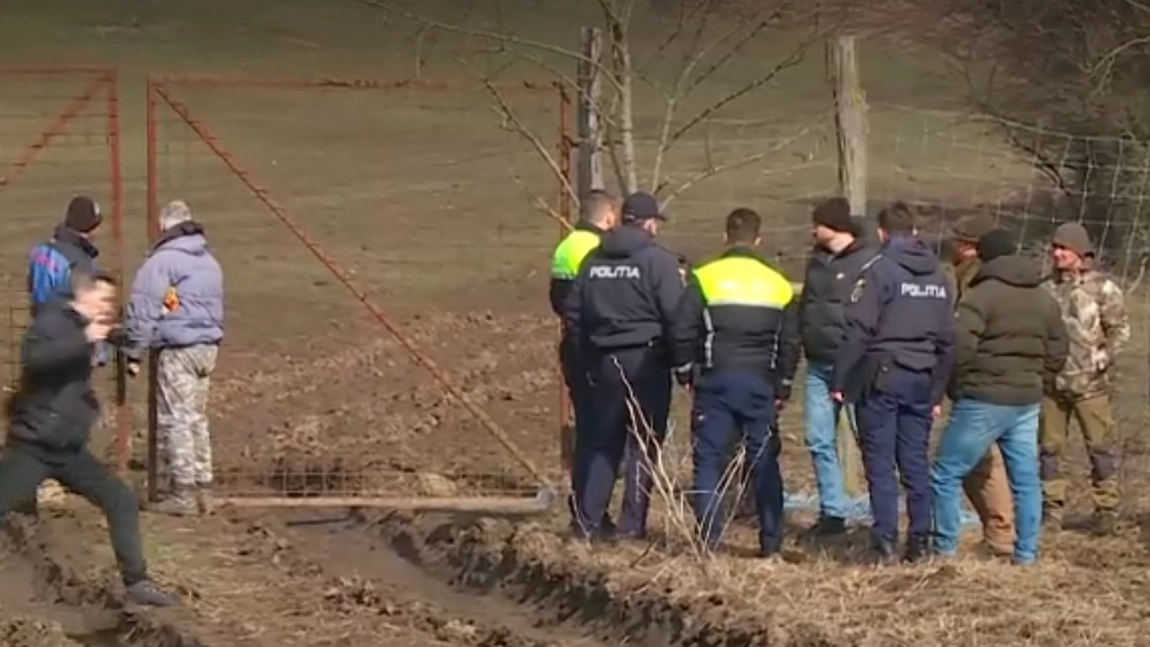 Cruzime greu de imaginat la o fermă din Cluj. Animalele ar fi fost lăsate să moară de foame. 50 au fost găsite moarte