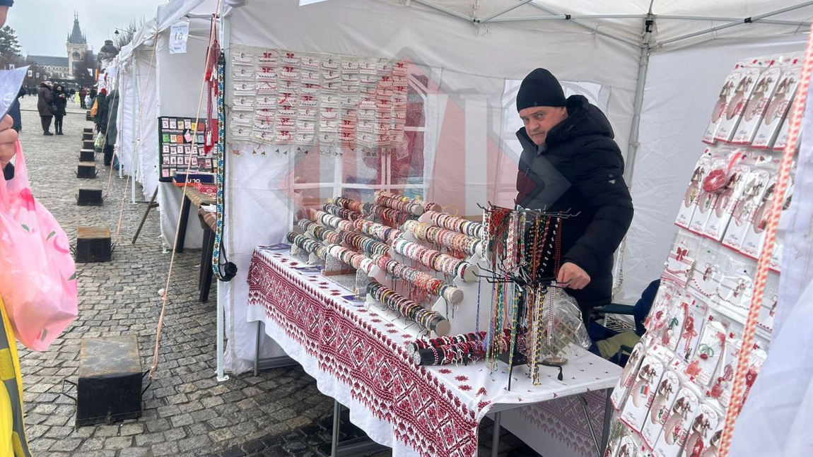 Zeci de comercianți participă la Festivalul Mărțișorului din Iași - VIDEO