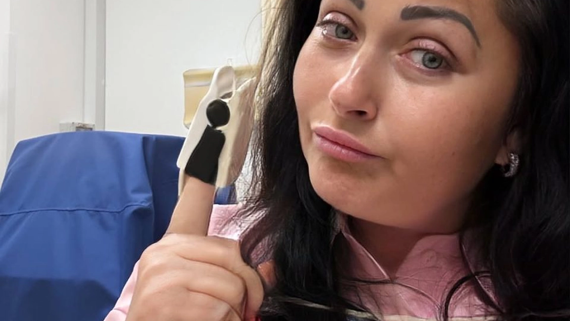 Drama neștiută a Gabrielei Cristea: Vedeta și-a pierdut tatăl în secret. Gestul neașteptat făcut la înmormântare