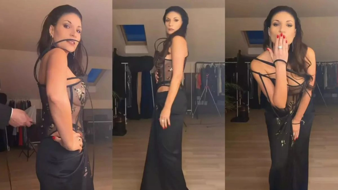 Ioana Ginghină, într-un corset transparent, cu sânii la vedere. Ținuta cu care a atras toate privirile