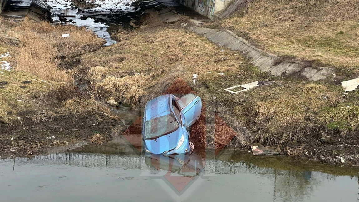 Care este starea de sănătate a șoferiței care a plonjat cu mașina în Bahlui