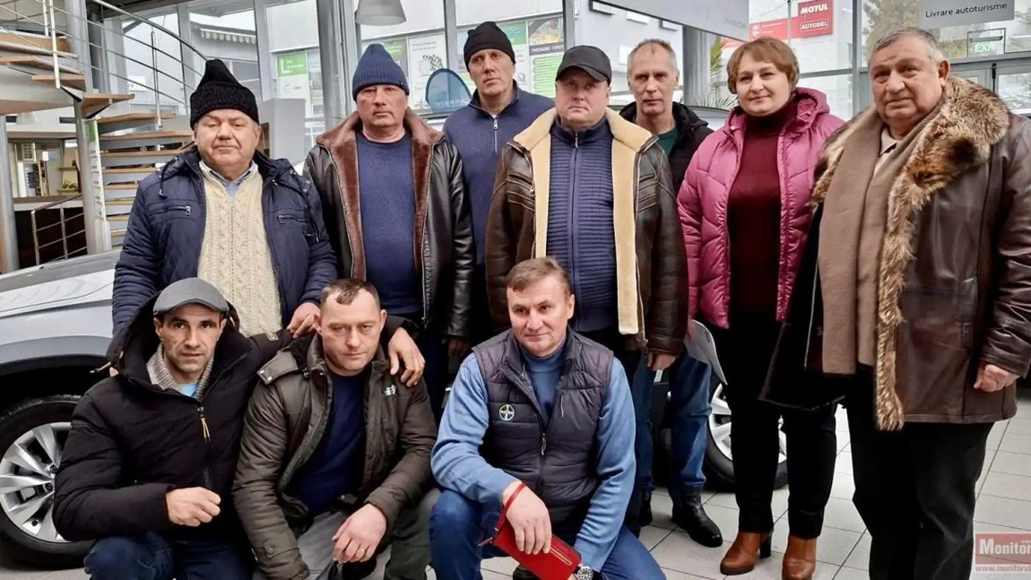 Un primar din Botoșani le-a cumpărat mașini noi foștilor angajați: „Prima dată n-am luat-o în serios”