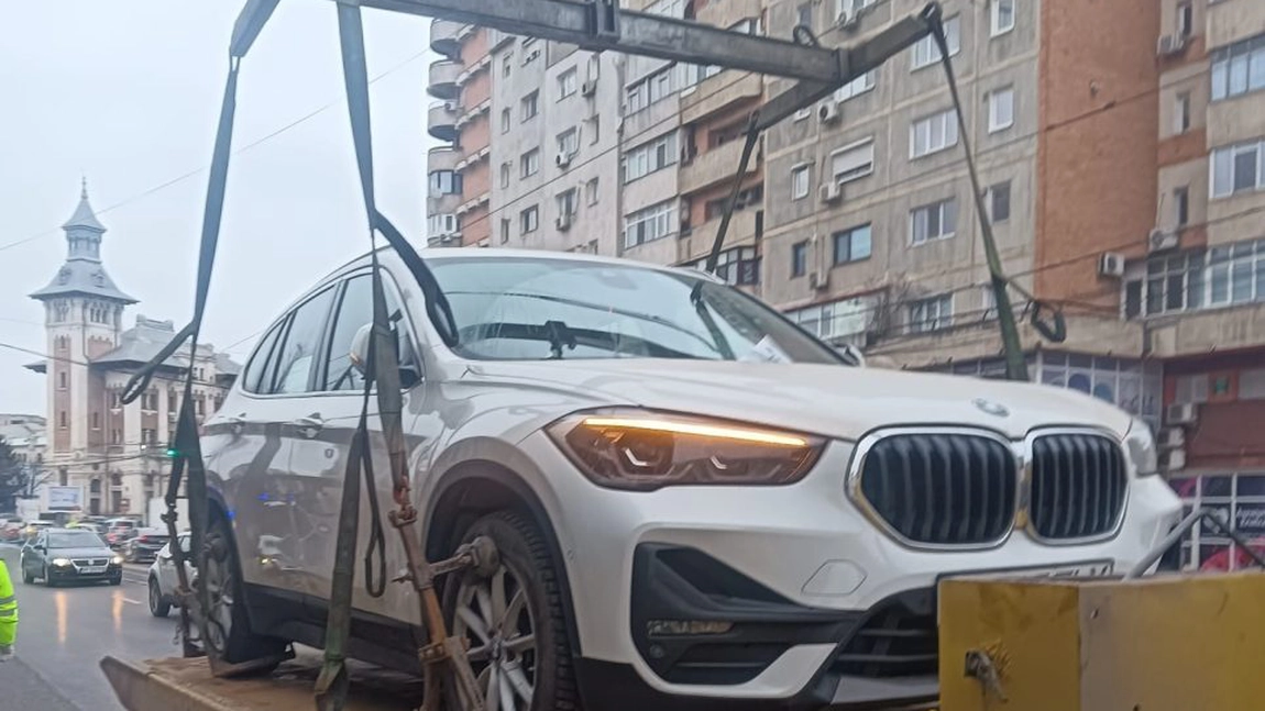 Razie a polițiștilor local pe strada Silvestru din zona Gării! Șoferii au fost amendați, iar mașinile ridicate