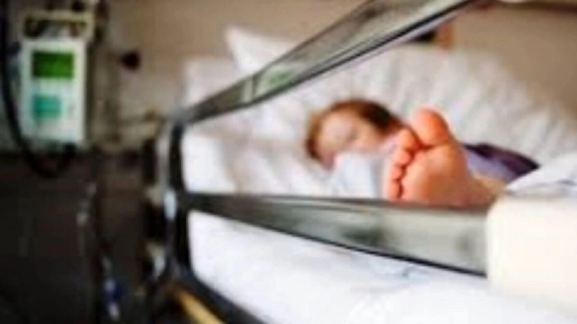 Avertisment serios de la medici! Au explodat cazurile de meningită la copii. De ce refuză părinţii imunizarea