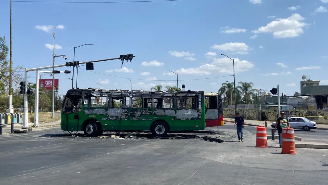 Alertă maximă pentru turiști! Cartelurile de droguri paralizează orașele mexicane