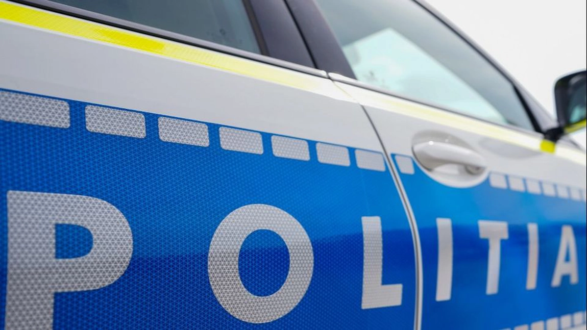 Moarte suspectă în București: bărbat de 45 de ani găsit decedat în apartament, după ce tatăl său a forțat ușa