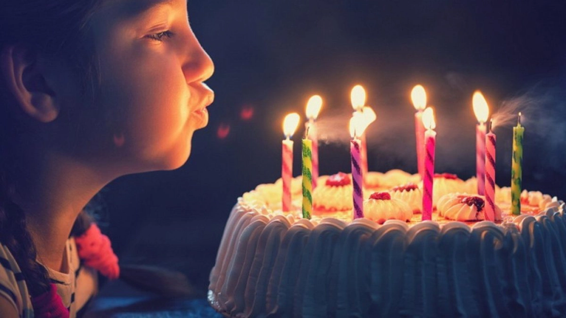 Ce modele de tort sunt potrivite pentru fete de 10 ani? Iată cum poți să faci alegerea corectă pentru copilul tău!