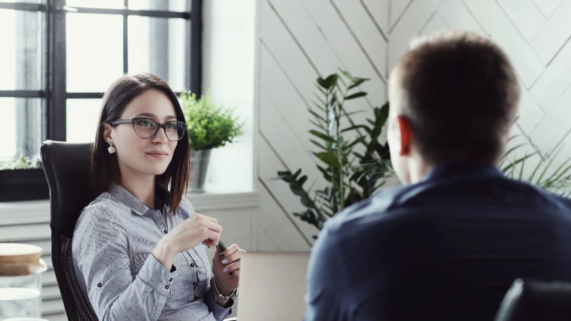 Cât de mult contează zodia când vrei să te angajezi? Ce spun specialiștii din Iași. Mădălina Apetre, consultant: „Apariția unor întrebări rămâne cel puțin discutabilă”