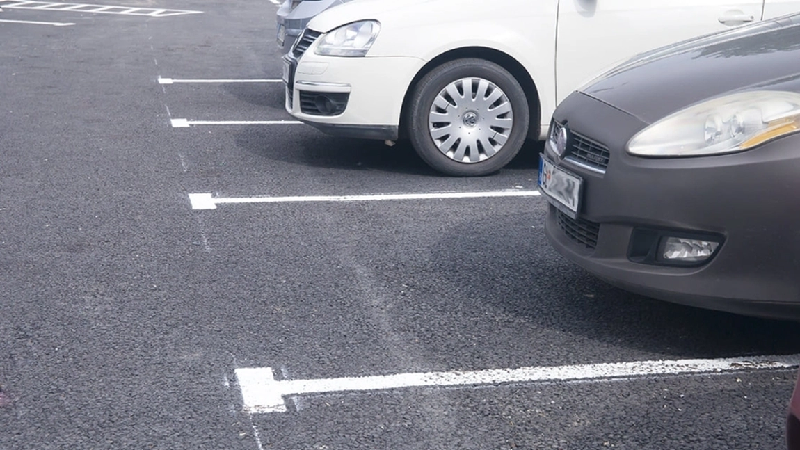 Peste 20 de locuri de parcare sunt scoase la licitație de primărie! Când vor fi organizate licitațiile și cine poate participa
