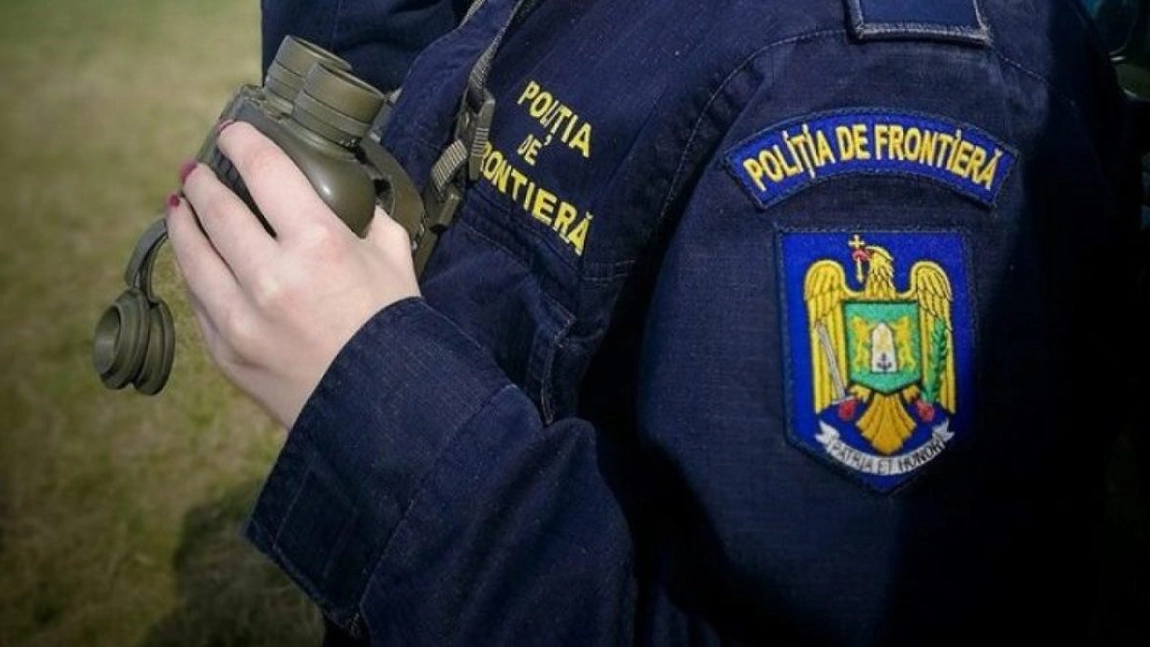 Un polițist de frontieră a transformat viața unei adolescente într-un adevărat calvar. Fata a fost forțată să se prostitueze în străinătate de agentul care îi promisese că se va căsători cu ea