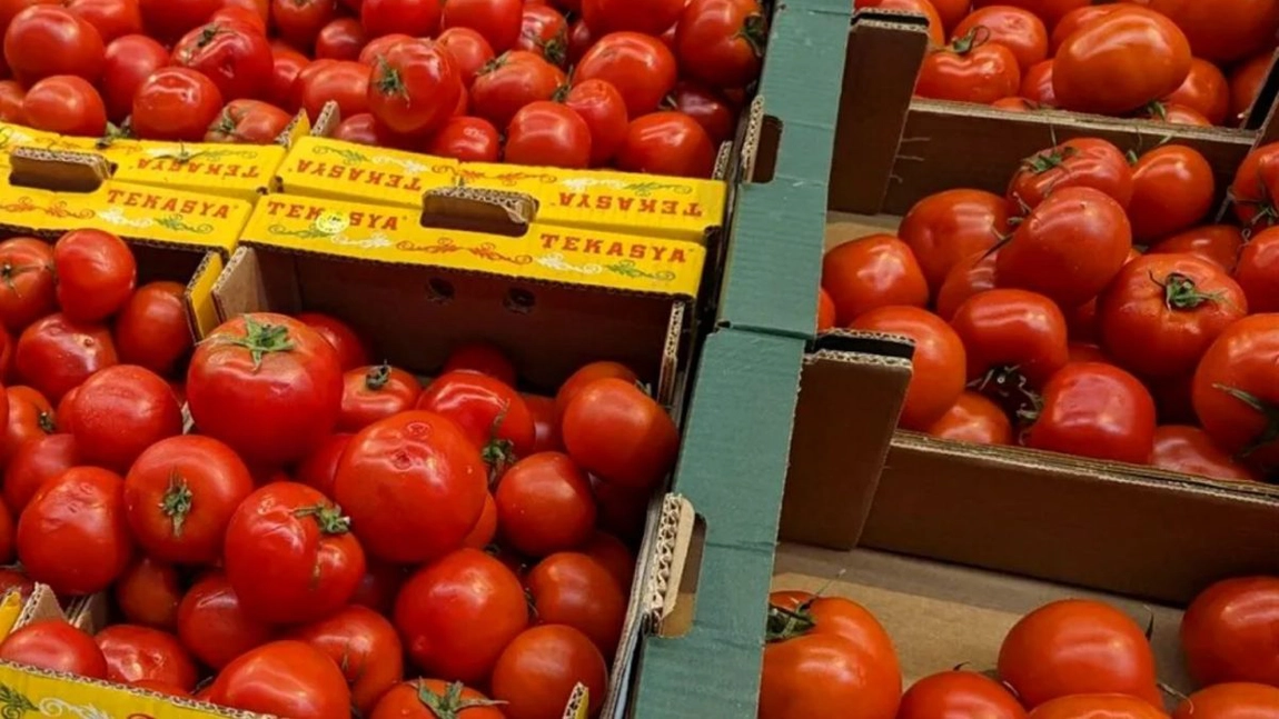 Supermarketul în care roșiile românești se vând la un preț record. De ce se anunță noi scumpiri și cât ar putea ajunge prețul