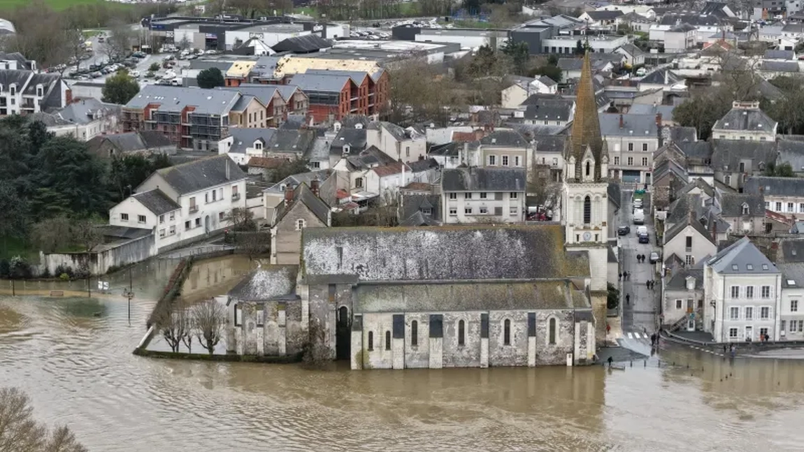 Franța, sub cod roșu de inundații în urma unei furtuni. Avertisment: Europa trebuie să se pregătească pentru o lume cu 3°C mai caldă