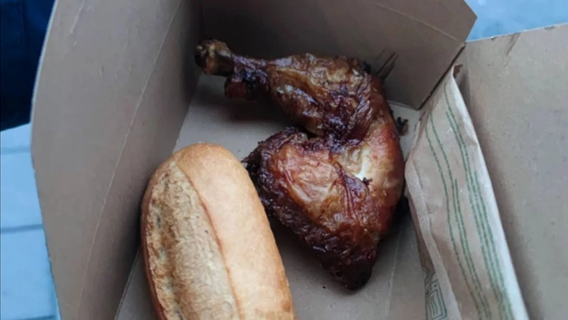 Cât costă o pulpă de pui și o chiflă la Kaufland în 2026. Bonul fiscal care a stârnit controverse în rândul românilor