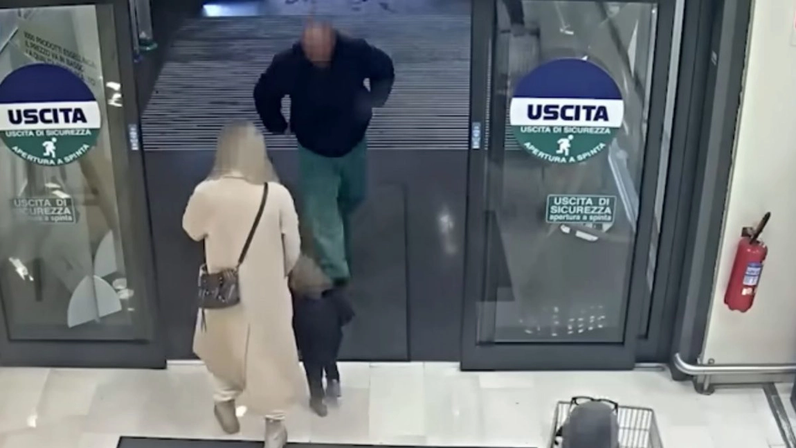 Ce se știe despre românul care a vrut să răpească o fetiță din brațele mamei ei, în Italia. Pistele investigate de poliție