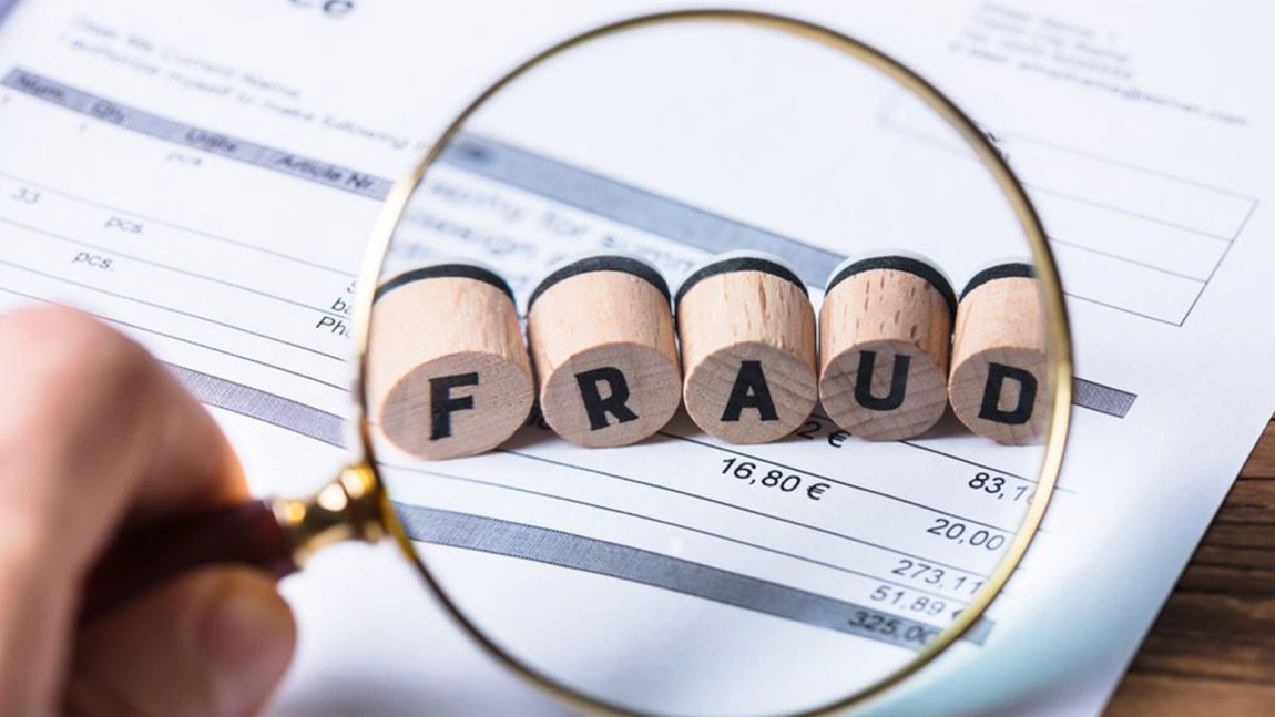 Mai mulți romi din Iași ar fi țepuit statul cu peste 1 miliard de lei vechi și au șanse să scape! Dosarul se află în instanță de ani buni și a fost amânat de 55 de ori!