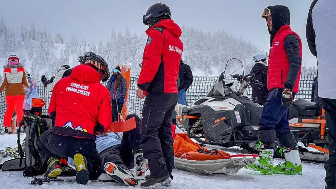 Salvamontiștii din Poiana Brașov, record de intervenții. Câte cazuri au gestionat într-o singură zi