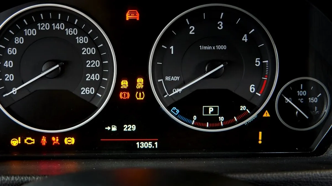 Ai toți martorii din bord aprinși? Iată care sunt cauzele și ce trebuie să faci imediat!