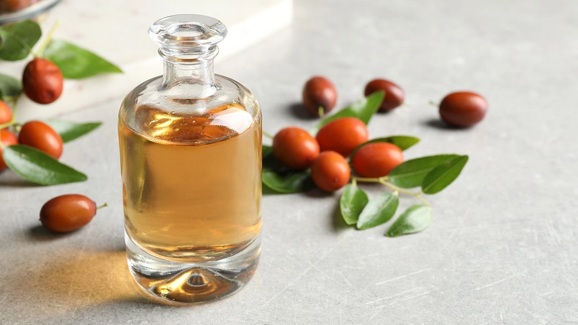 Ulei de jojoba. Iată cum poți să îl folosești în îngrijirea pielii și a părului!