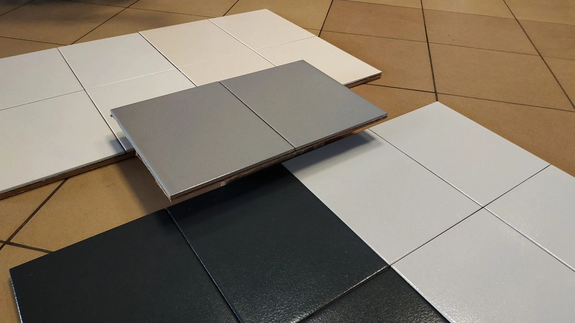 Se poate aplica vopsea epoxidică peste gresie? Iată tot ce trebuie să știi pentru o renovare rapidă și estetică!