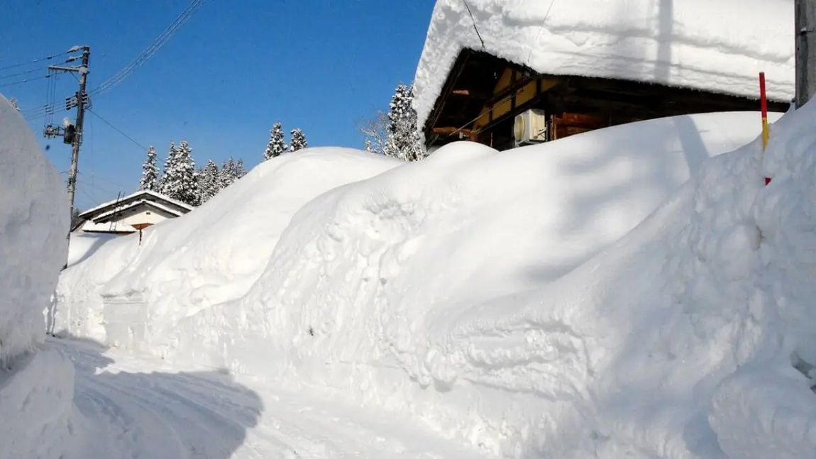 Ninsori fără precedent în Japonia! Autoritățile mobilizează armata după ce 30 de oameni au murit