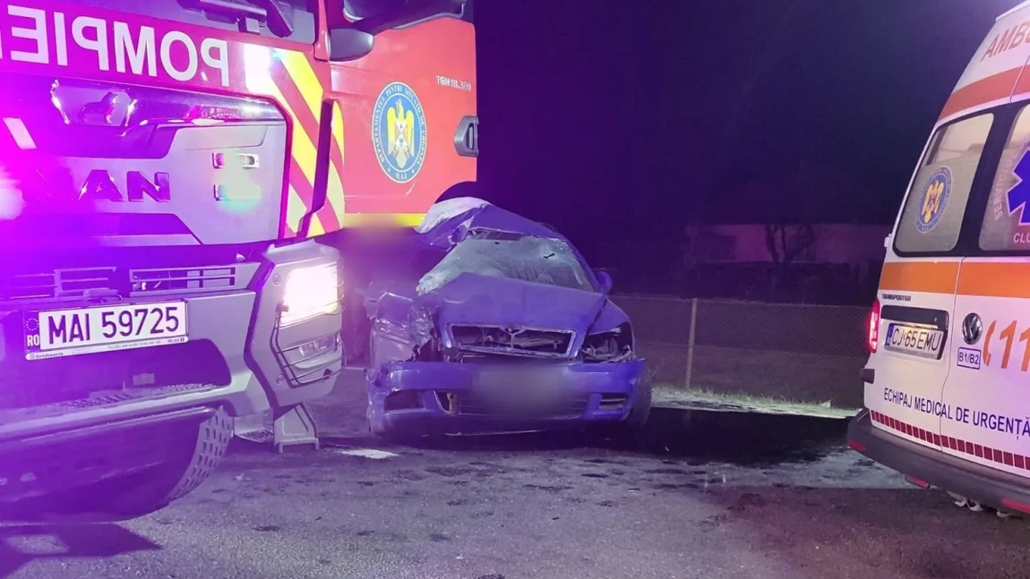 Accident grav pe DN1, la Negreni. O fetiță de 3 ani și un bărbat în stop cardio-respirator, traficul este blocat