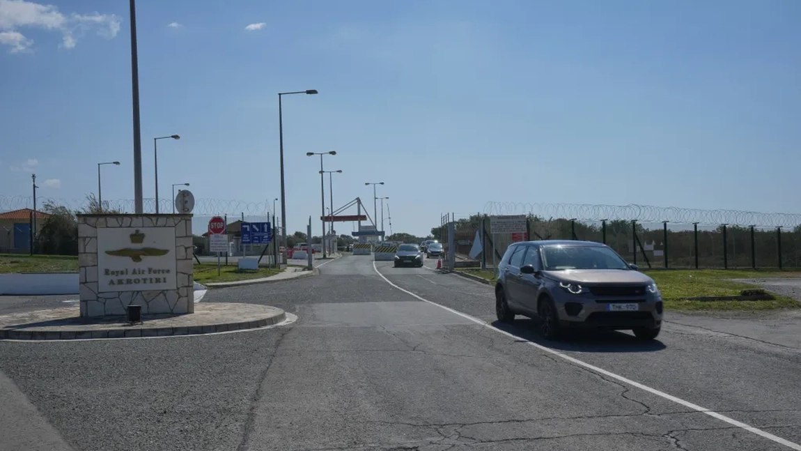 Panică în Cipru după atacul cu dronă asupra bazei britanice. Sat întreg evacuat peste noapte