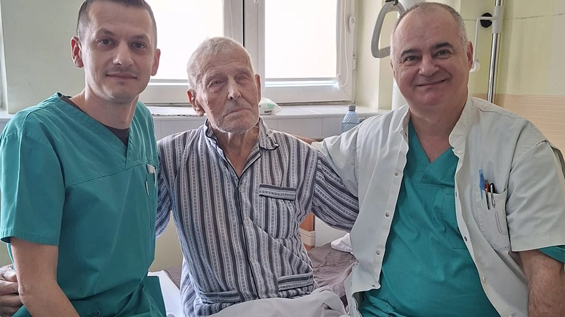 Pacient de 102 ani, salvat printr-o intervenție de urgență la Spitalul Municipal Pașcani