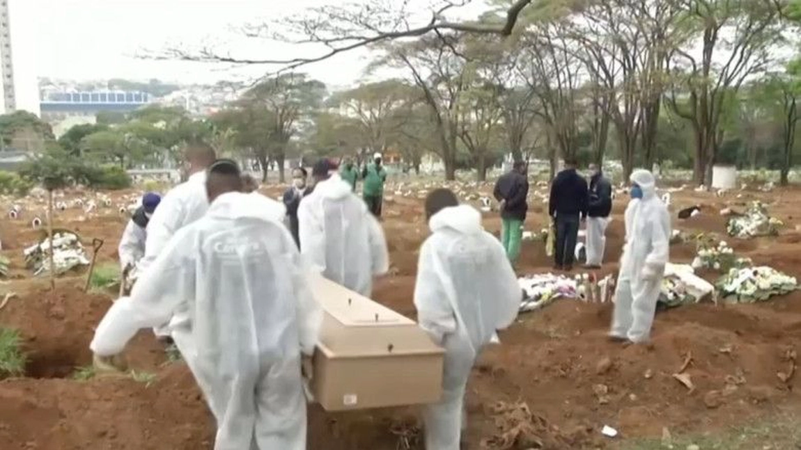 Situație șocantă! Sute de persoane moarte de COVID vor fi deshumate! Motivul este halucinant! 