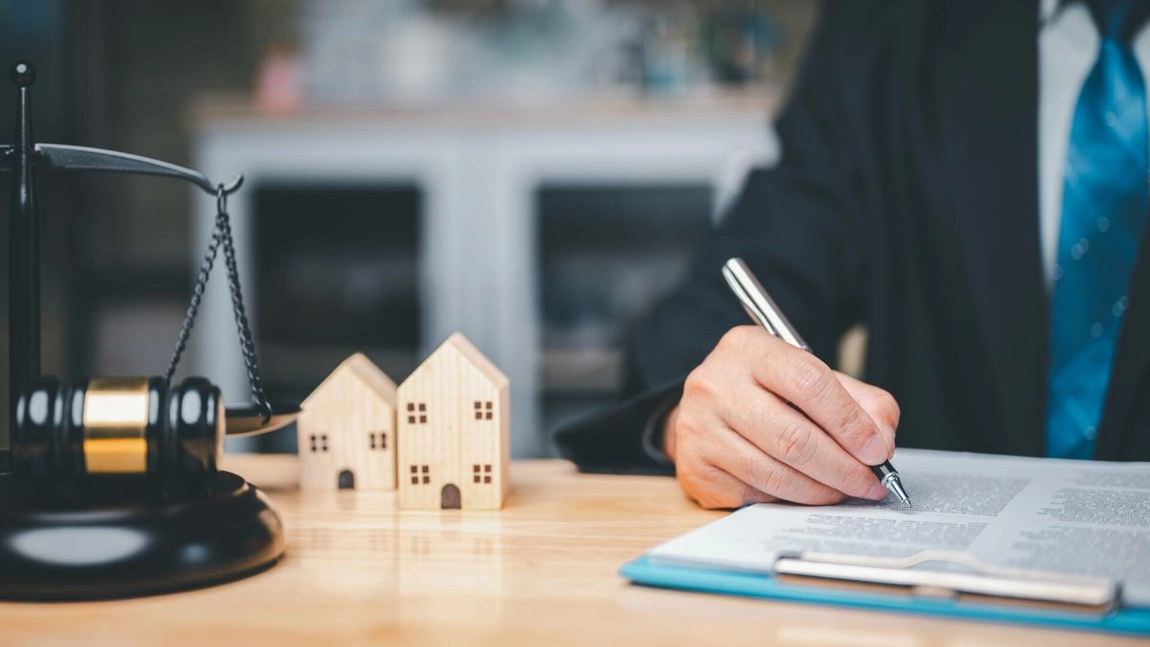 Noi reguli pentru românii care moștenesc o casă, un teren sau o mașină! Cât costă succesiunea în 2026 și ce pași legislativi sunt obligatorii! 